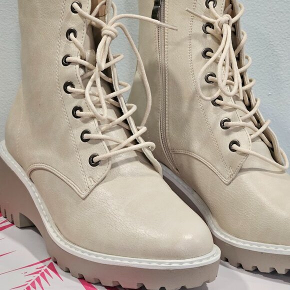 Hey Girl by Corky's Size 9 Ghosted Cream Women's New in Box Wedge Boots - Picture 2 of 14